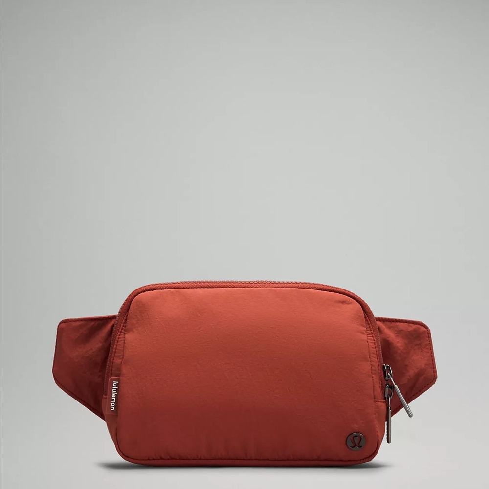 Lululemon Everywhere Belt Bag Large 2L- Magma
